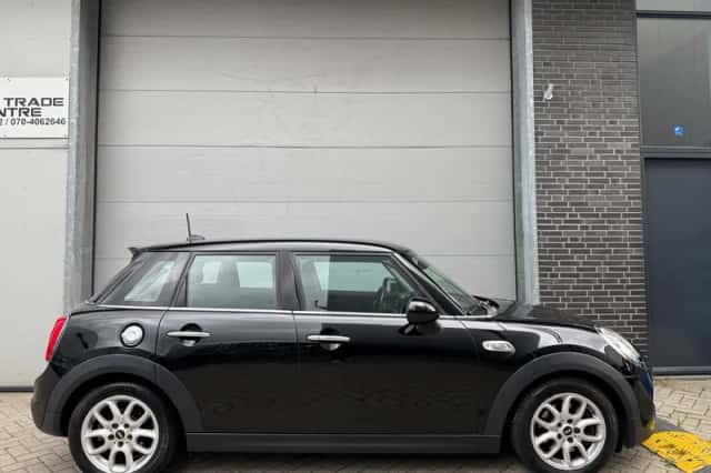 MINI Cooper S (2015) thumbnail 2