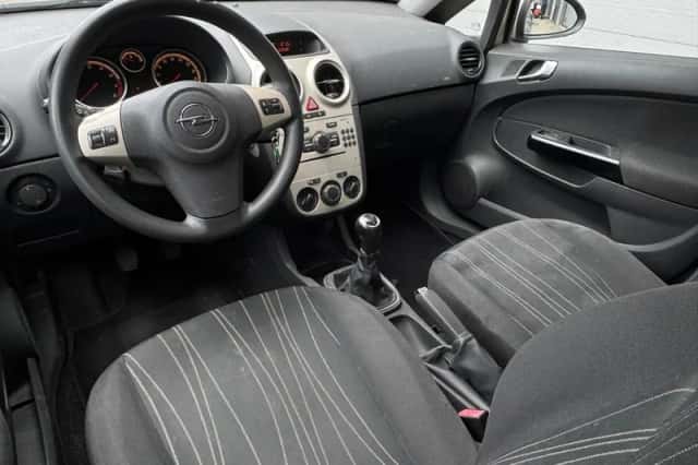 Opel Corsa (2008) thumbnail 5