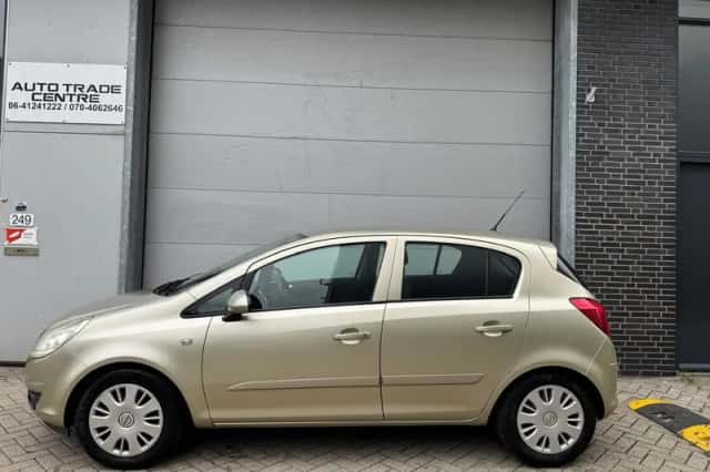 Opel Corsa (2008) thumbnail 6