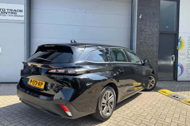 Peugeot 308 (2022) thumbnail 2
