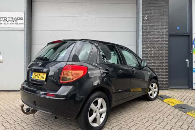 Suzuki SX4 (2007) thumbnail 3