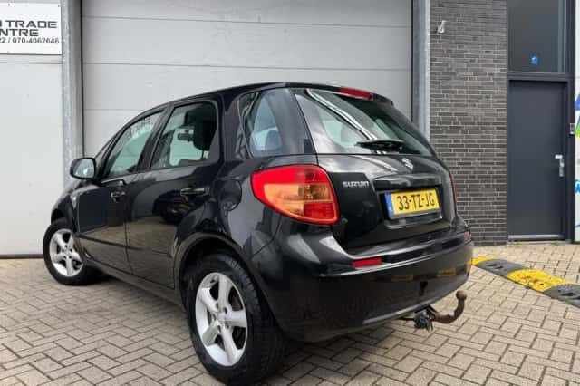 Suzuki SX4 (2007) thumbnail 4