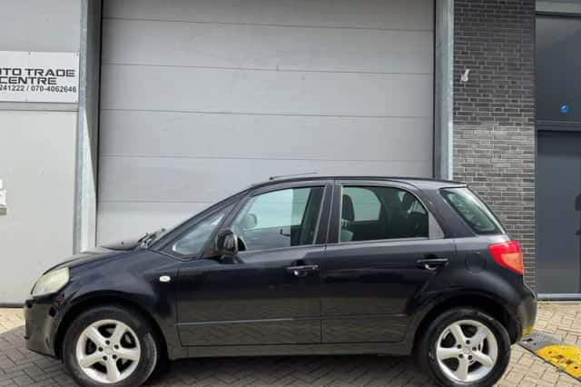 Suzuki SX4 (2007) thumbnail 5