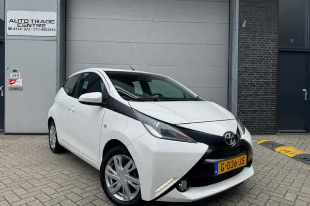 Toyota Aygo (2014) thumbnail 1