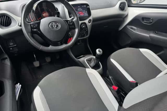 Toyota Aygo (2014) thumbnail 5