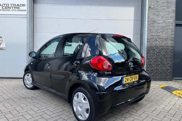 Toyota Aygo (2008) thumbnail 3
