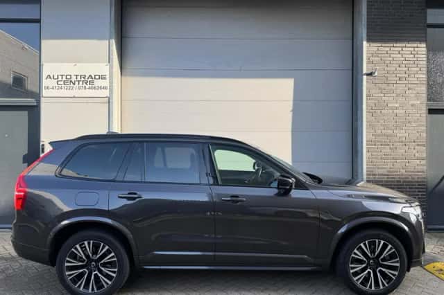Volvo XC90 (2022) thumbnail 2