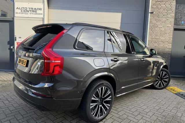 Volvo XC90 (2022) thumbnail 3