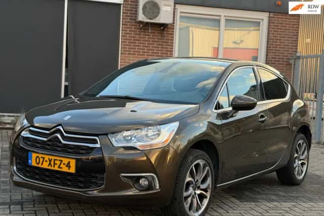 Citroën DS4 (2012) thumbnail 2