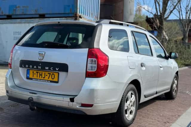 Dacia Logan (2014) thumbnail 3
