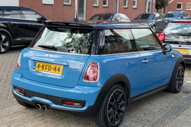 MINI Cooper (2013) thumbnail 3