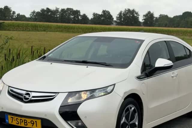 Opel Ampera (2013) thumbnail 1