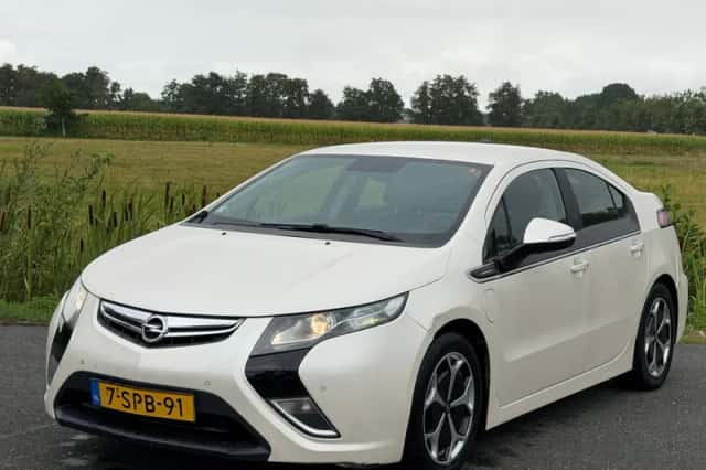 Opel Ampera (2013) thumbnail 2