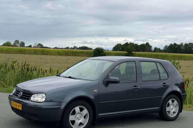 Volkswagen Golf (1998) thumbnail 3