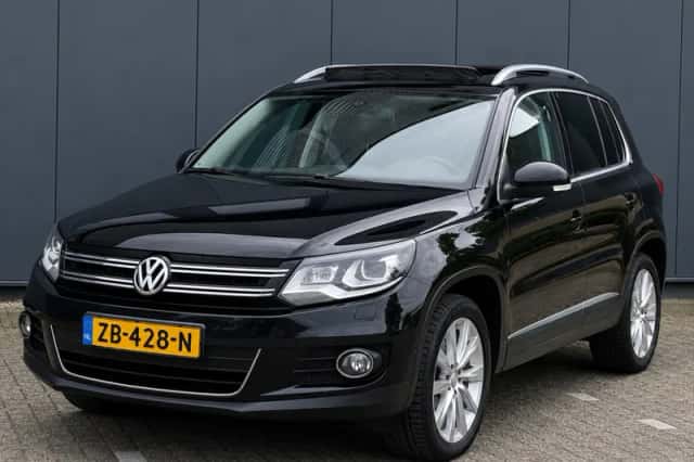 Volkswagen Tiguan (2011) thumbnail 2
