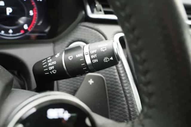 Land Rover Range Rover Velar (2017) thumbnail 24