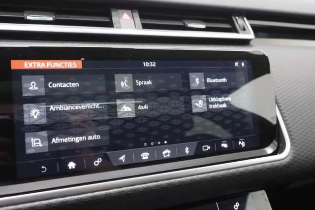 Land Rover Range Rover Velar (2017) thumbnail 28