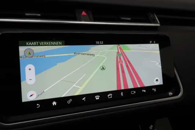 Land Rover Range Rover Velar (2017) thumbnail 29