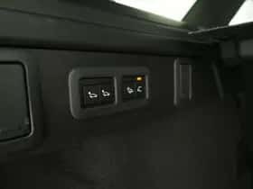 Land Rover Range Rover Velar (2017) thumbnail 39