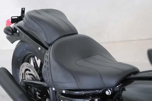Harley-Davidson 114 FLHCS Softail Heritage Classic (2022) thumbnail 18
