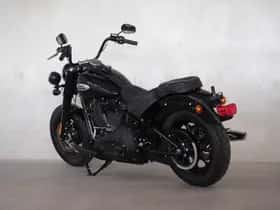 Harley-Davidson 114 FLHCS Softail Heritage Classic (2022) thumbnail 3