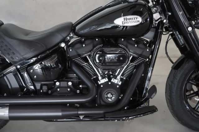 Harley-Davidson 114 FLHCS Softail Heritage Classic (2022) thumbnail 4