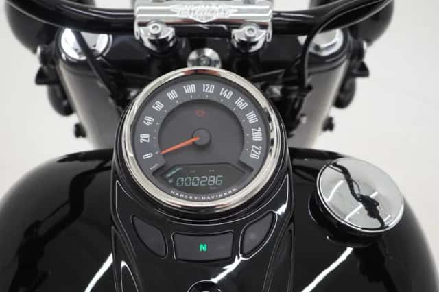 Harley-Davidson 114 FLHCS Softail Heritage Classic (2022) thumbnail 36