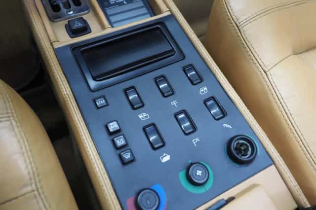 Ferrari Mondial (1984) thumbnail 41
