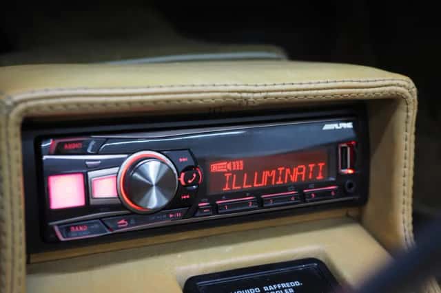 Ferrari Mondial (1984) thumbnail 44
