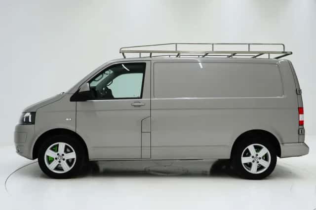 Volkswagen Transporter (2011) thumbnail 2