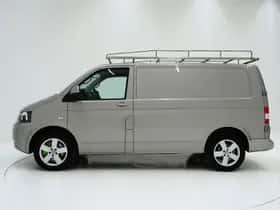 Volkswagen Transporter (2011) thumbnail 2