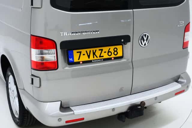 Volkswagen Transporter (2011) thumbnail 12