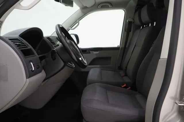 Volkswagen Transporter (2011) thumbnail 13