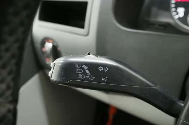 Volkswagen Transporter (2011) thumbnail 17