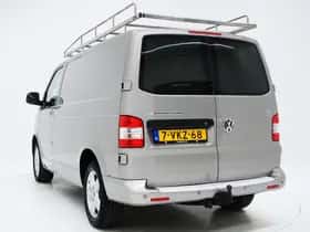Volkswagen Transporter (2011) thumbnail 3