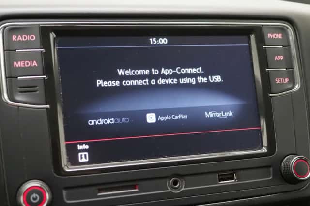 Volkswagen Transporter (2011) thumbnail 22