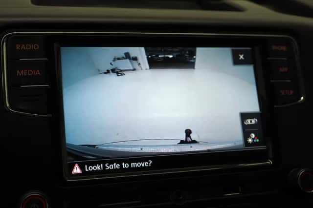 Volkswagen Transporter (2011) thumbnail 23