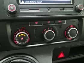 Volkswagen Transporter (2011) thumbnail 24