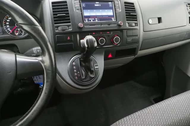 Volkswagen Transporter (2011) thumbnail 25