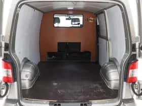 Volkswagen Transporter (2011) thumbnail 26