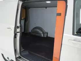 Volkswagen Transporter (2011) thumbnail 27