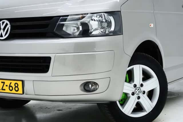Volkswagen Transporter (2011) thumbnail 5