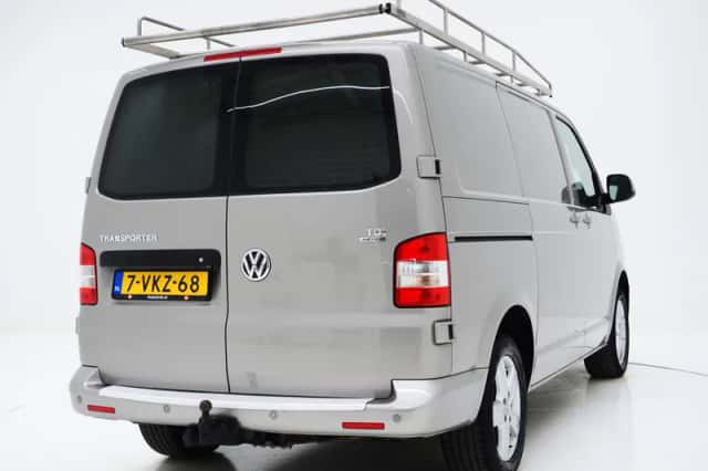 Volkswagen Transporter (2011) thumbnail 8