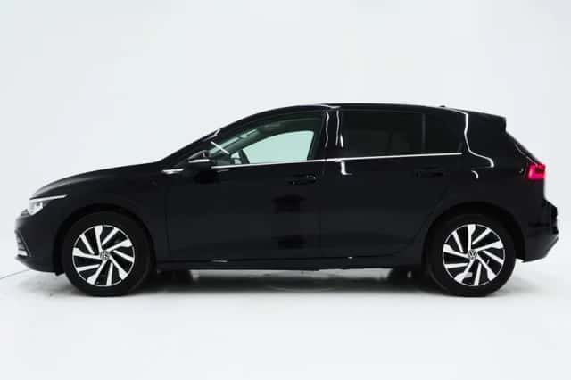 Volkswagen Golf (2021) thumbnail 2