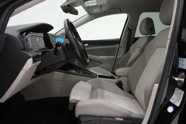 Volkswagen Golf (2021) thumbnail 17