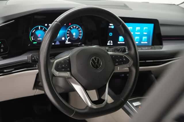 Volkswagen Golf (2021) thumbnail 18