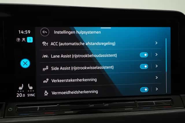 Volkswagen Golf (2021) thumbnail 35