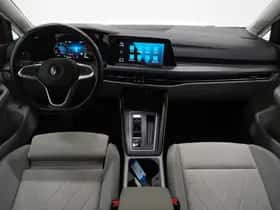 Volkswagen Golf (2021) thumbnail 5