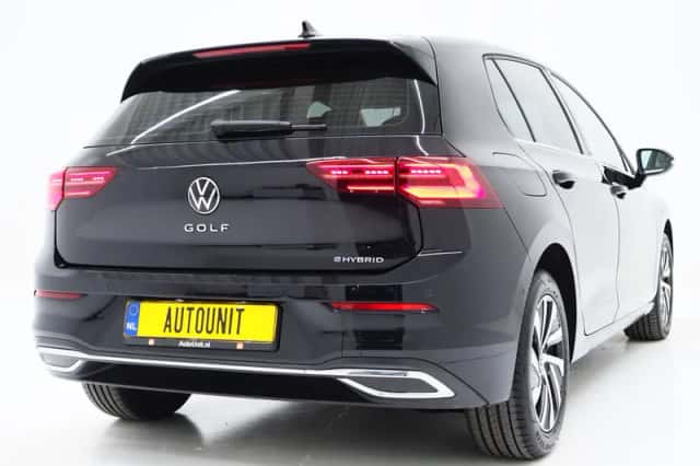 Volkswagen Golf (2021) thumbnail 9