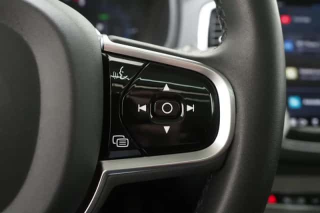 Volvo XC90 (2022) thumbnail 24